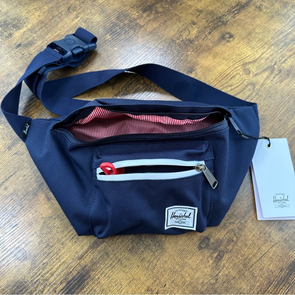 Herschel Supply Company Peacoat Navy Belt Bag NWT - Picture 9 of 15